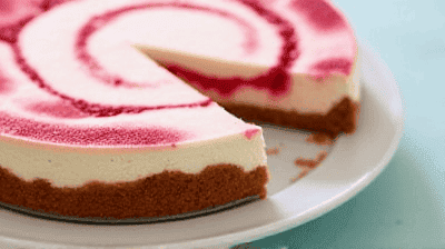 Delightful Raspberry Swirl Cheesecake: Recipe & Tips